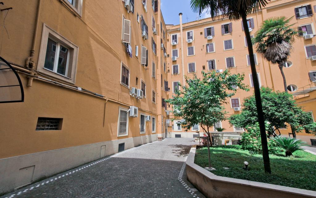 רומא San Pietro'S Home - Guesthouse מראה חיצוני תמונה