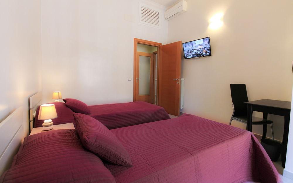 רומא San Pietro'S Home - Guesthouse מראה חיצוני תמונה